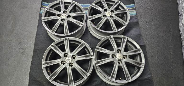 Toyota Genuine 16 alloy wheels