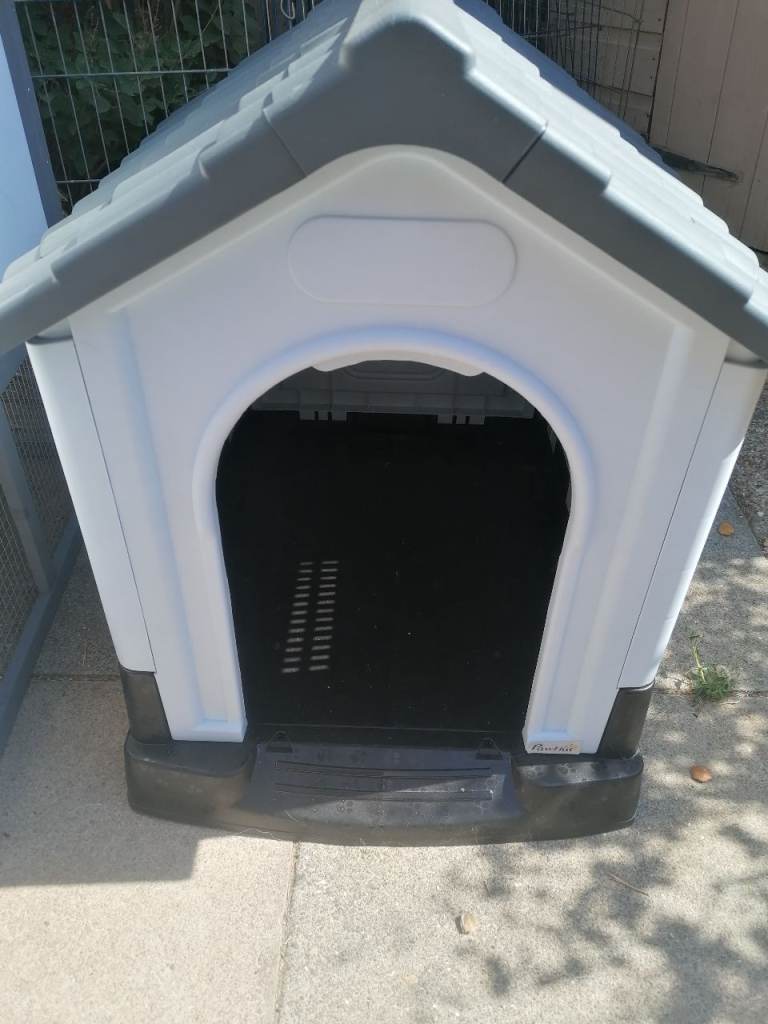 Brand new dog kennel