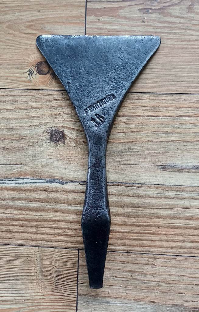 Blacksmith’s Cutting Tool