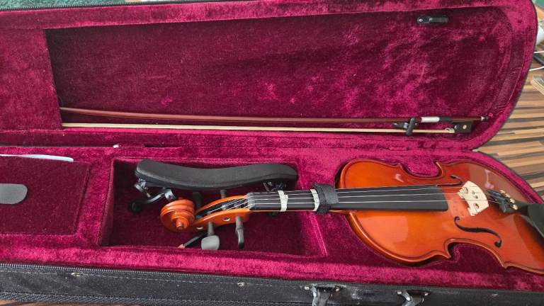 Violin with case and bow size 3/4