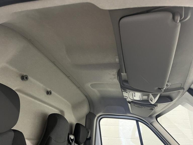 2023 Renault Master LM35dCi 135 Business+ Medium Roof Van PANEL VAN DIESEL Manual