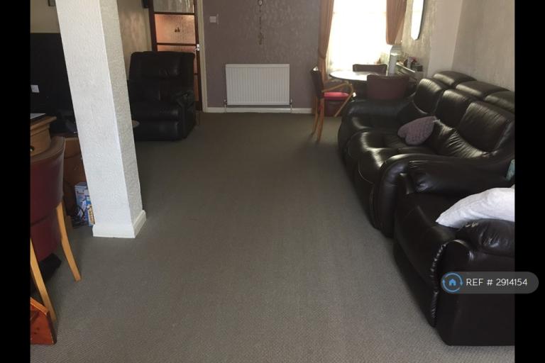 3 bedroom house in Albert Road, Portsmouth ,Cosham, PO6 (3 bed) (#2914154)