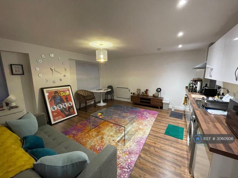 1 bedroom flat in Queens Road, Coventry, CV1 (1 bed) (#3060936)
