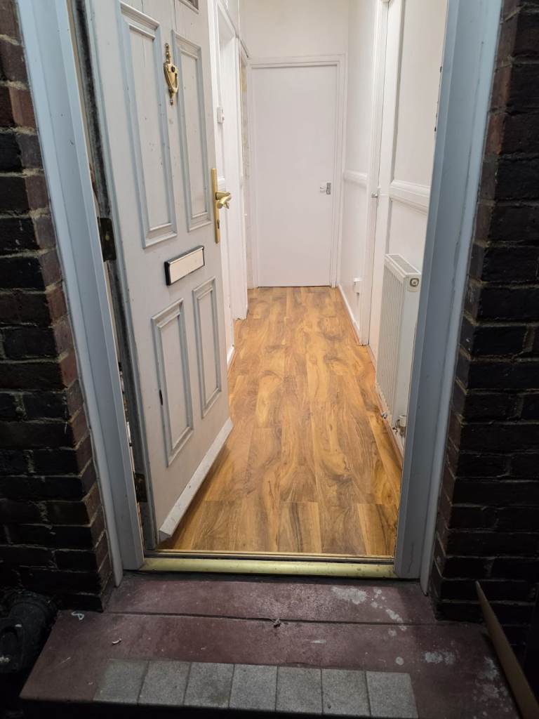 Spacious 1 Bedroom Ground Floor Flat with Front & Rear Garden – Barking
