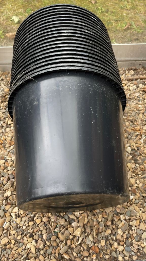 Black Plastic Pots 26cm x 19.5cm x 20cm X 9