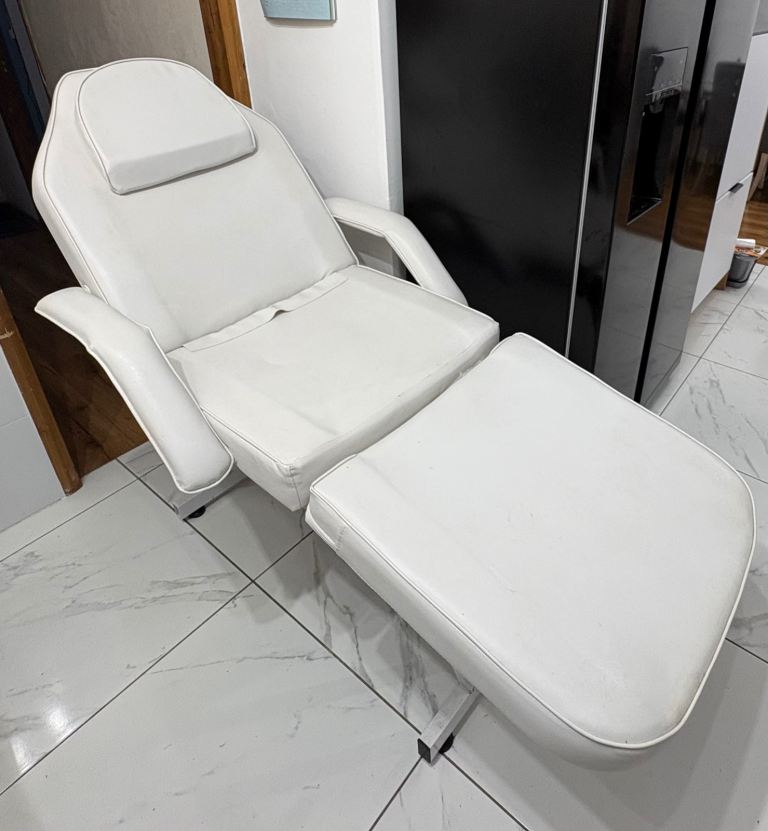 White Adjustable Beauty Bed/Chair – Good Condition