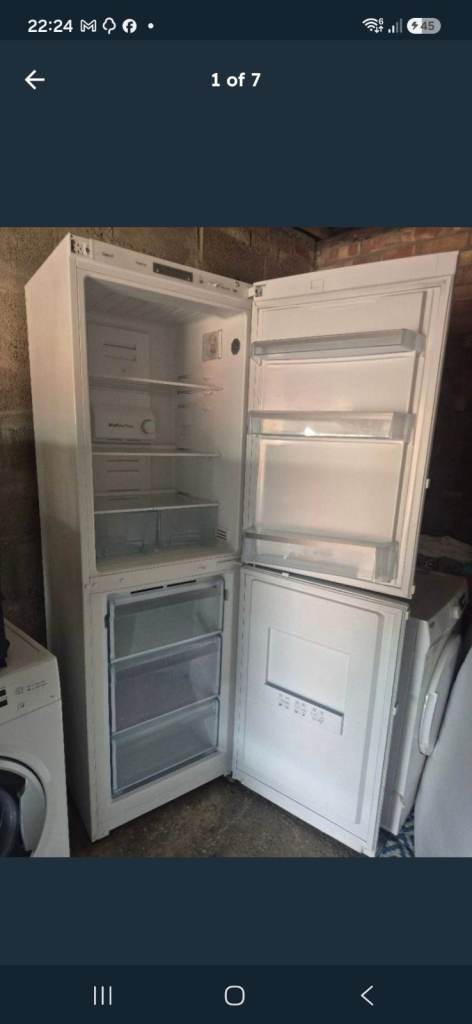 Bosch Freestanding Fridge Freezer - White, Good Condition
