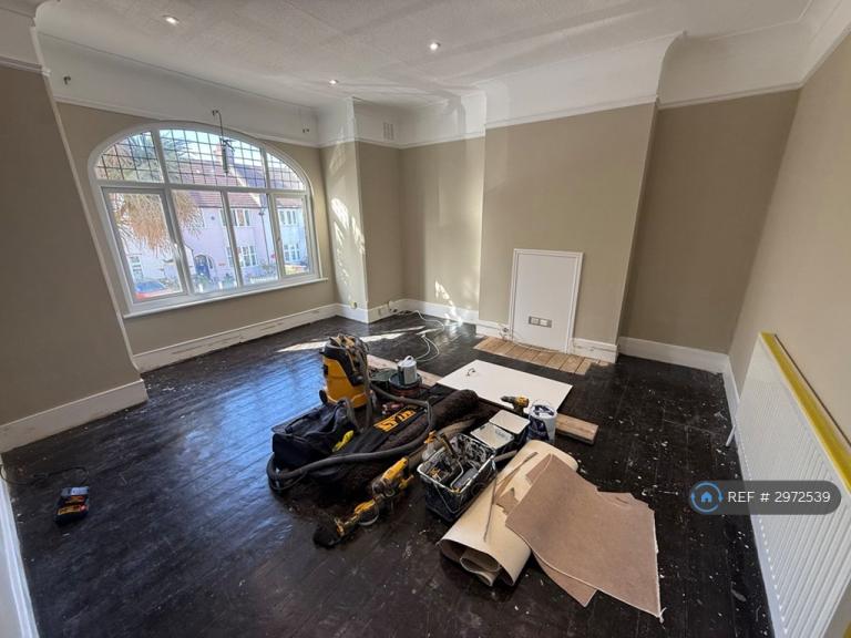 2 bedroom flat in Tannsfeld Road, London, SE26 (2 bed) (#2972539)