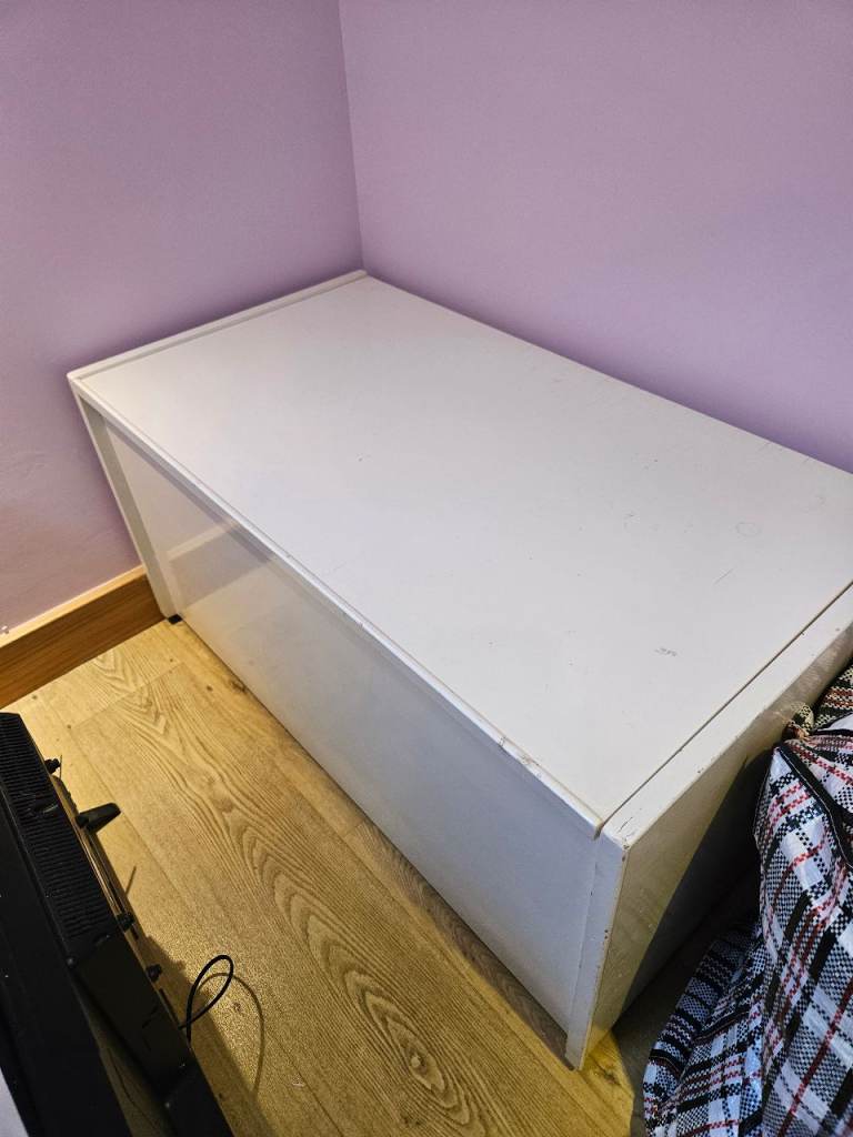 White Wooden Storage Box – Good Condition