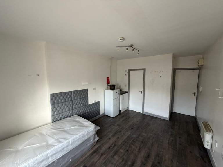 BENEFITS ACCEPTED - Studio Flat Available in Leyton Waltham Forest Walthamstow E10