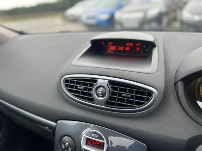  Renault Clio 2.0 16V RenaultSport 200 3dr Petrol