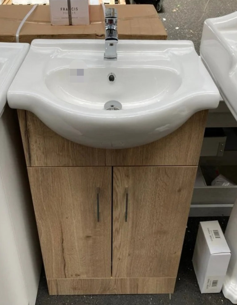 FLOOR STANDING 2 DOOR SEMI RECESSED SINK UNIT IN OAK EFFECT WITH A 640 X 430MM CERAMIC BASIN