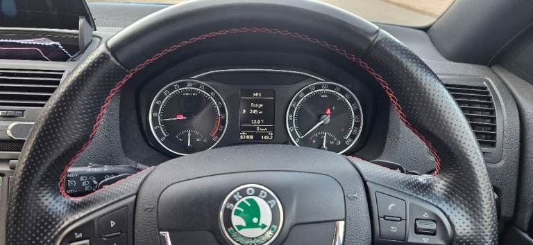 Skoda, OCTAVIA, Hatchback, 2012, Semi-Auto, 1968 (cc), 5 doors