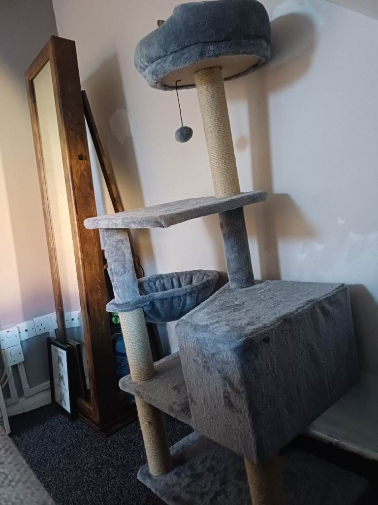 Cat tree