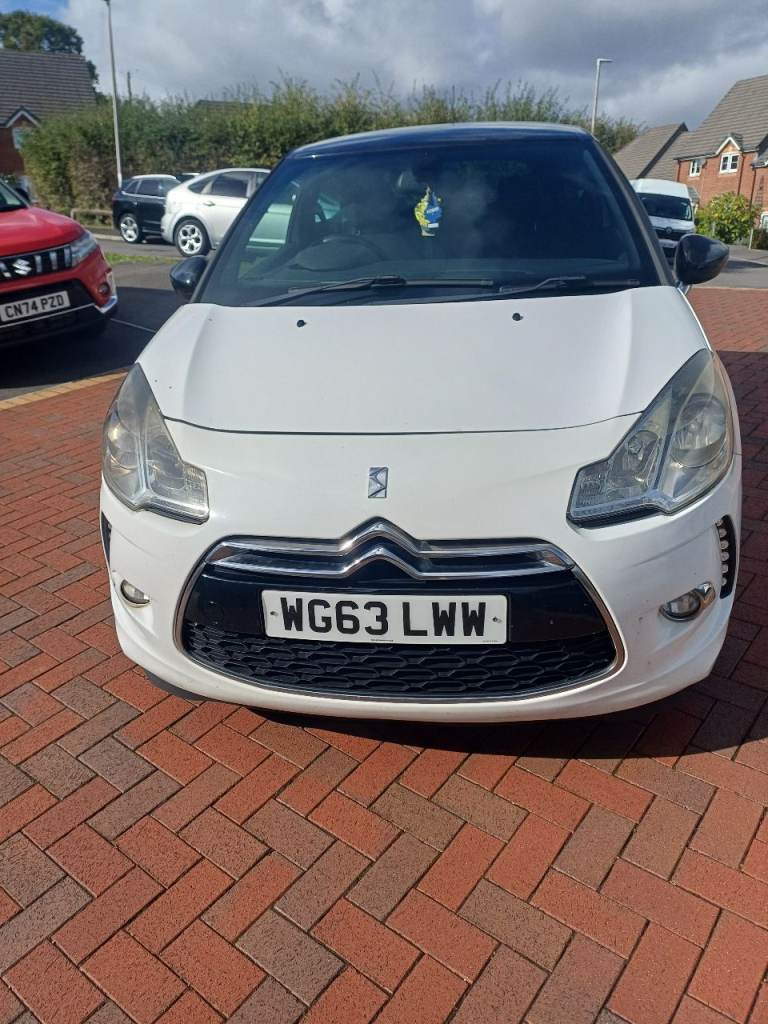 Citroen, DS3, Hatchback, 2013, Manual, 1560 (cc), 3 doors