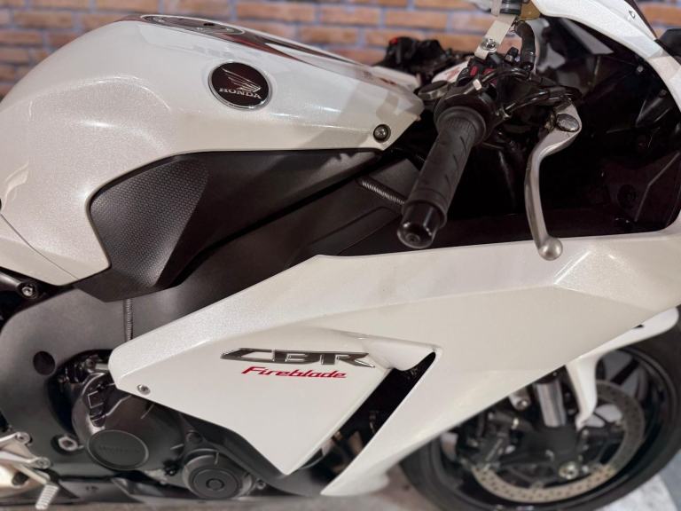Honda CBR1000rr FIREBLADE - NEW MOT - NATIONWIDE DELIVERY