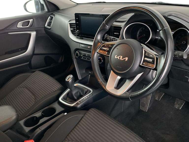 2022 Kia Ceed 1.0T GDi ISG 2 5dr Hatchback PETROL Manual