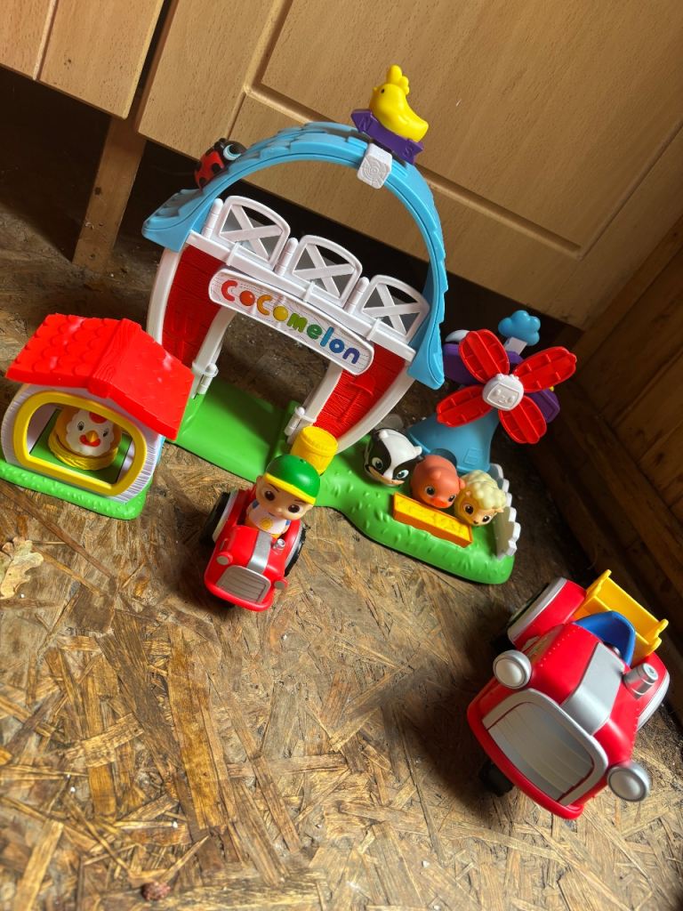 Cocomelon Farm and Tractor