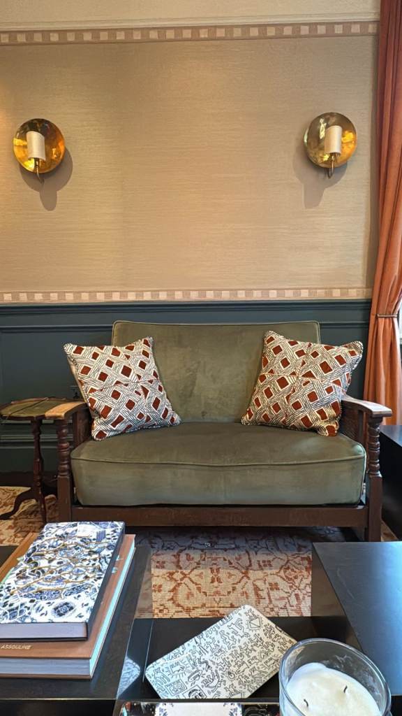 Vintage-Style Wooden Loveseat + 2 Armchairs (Set or Separate)