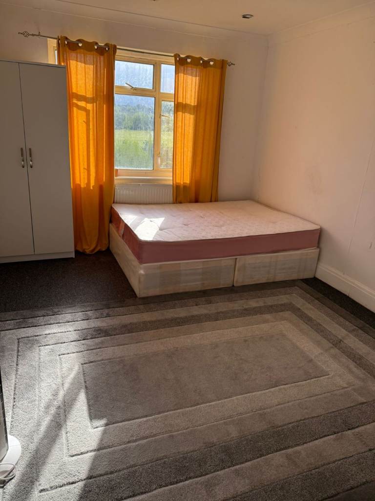 Spacious and Cosy Double Rooms for Rent in - HA9 8RY