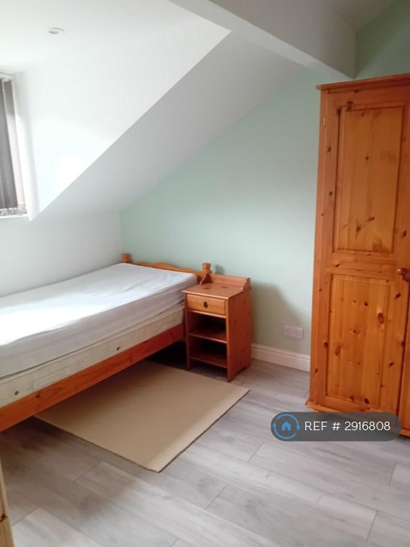 1 bedroom in Parkwood St, Keighley, BD21 (#2916808)