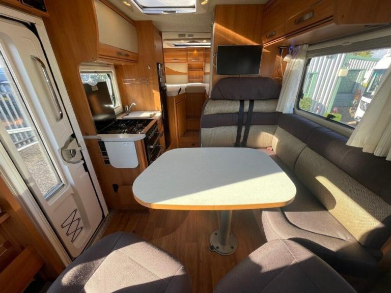 Hymer Exsis -i 578 4 Berth 4 Belt End garage 3500KG