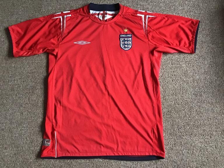 England Football Shirt 2004-2006