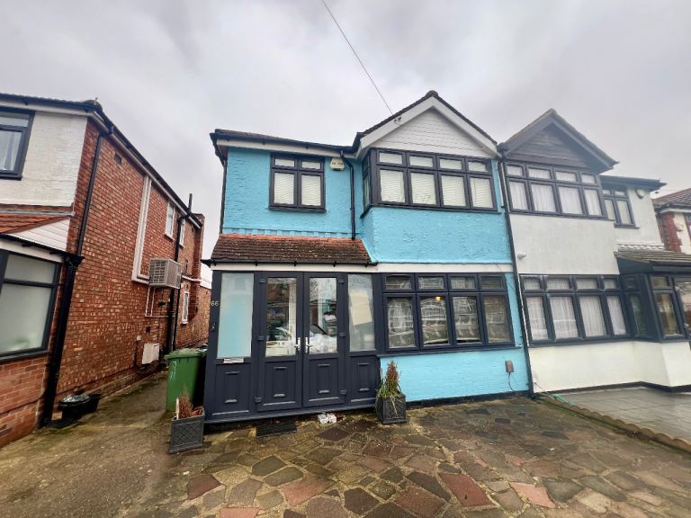 Freehold semidetached 3 bedroom house 