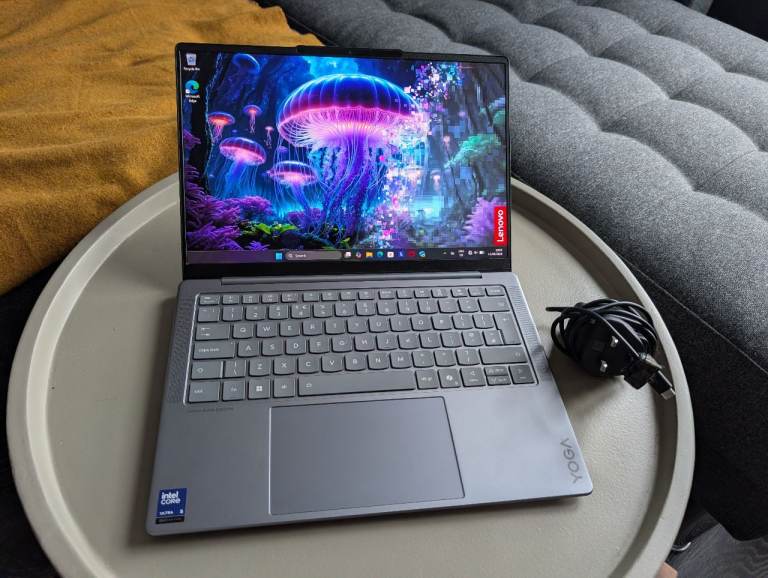 LENOVO Yoga Slim 7 Aura Edition 14" Laptop Copilot PC  Intel Core Ultra 5 512 GB
