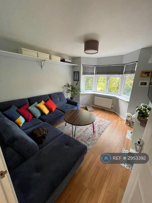 2 bedroom flat in Westland Drive, Lee-On-The-Solent, PO13 (2 bed) (#2953392)