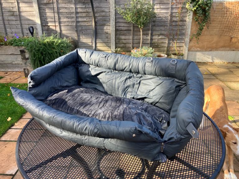 Dog bed / car seat booster