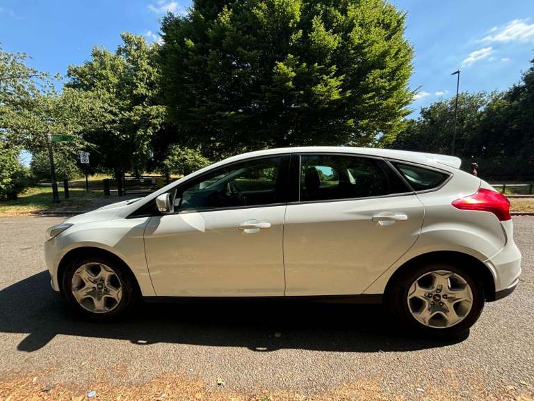 FORD FOCUS 1.0 T EcoBoost 99g Style White Manual Petrol 2016