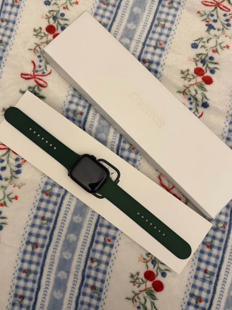 Apple Watch Series 7 Green Aluminum and FREE Extra Bands