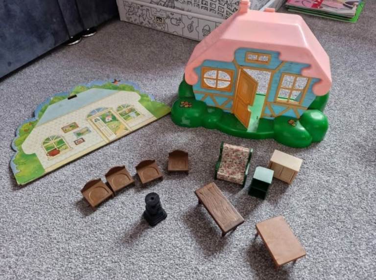 Sylvanian dollhouse cottage Baerenwald forest family house