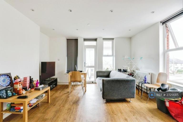 2 bedroom flat in North Road, Cardiff, CF14 (2 bed) (#2725685)