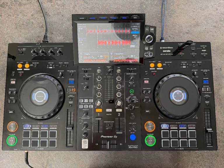 Pioneer XDJ-RX3 All-In-One Controller / NEWLY SERVICED 