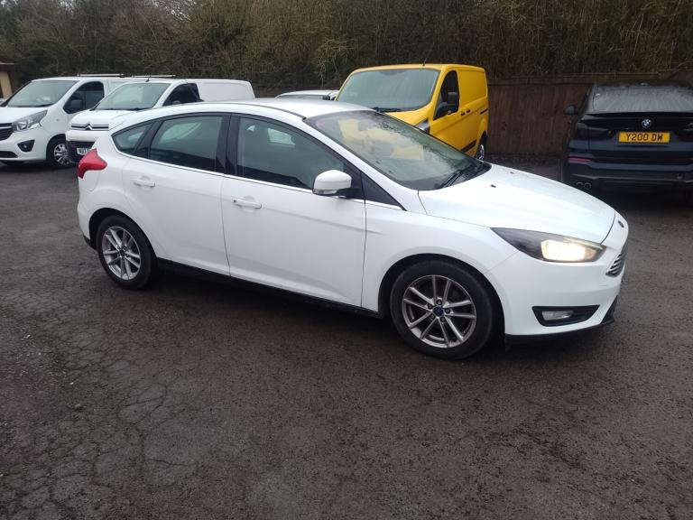 2016 Ford Focus 1.0 EcoBoost 125 Zetec 5dr HATCHBACK Petrol Manual
