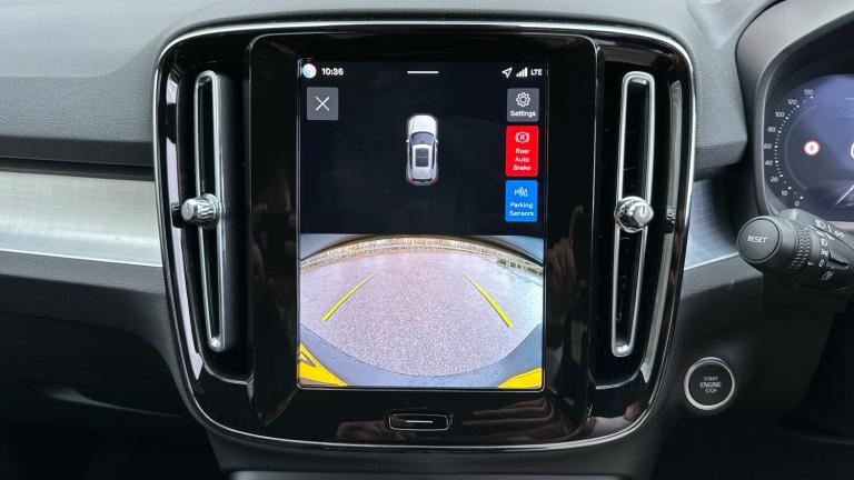 2025 Volvo XC40 2.0 B4P Plus Dark 5dr Auto Petrol Estate Estate Petrol Automatic