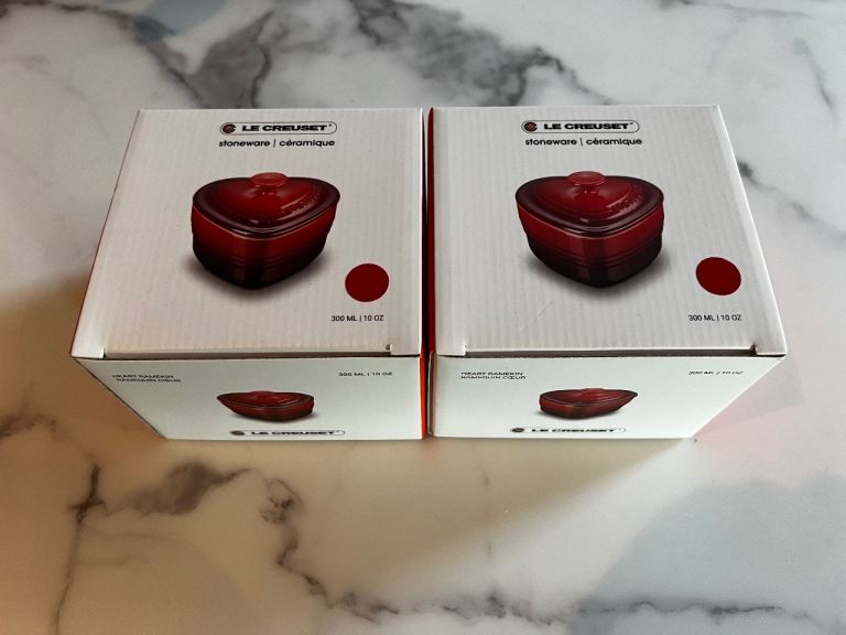 New Le Creuset Stoneware Heart Ramekins - Red (Set of 2)