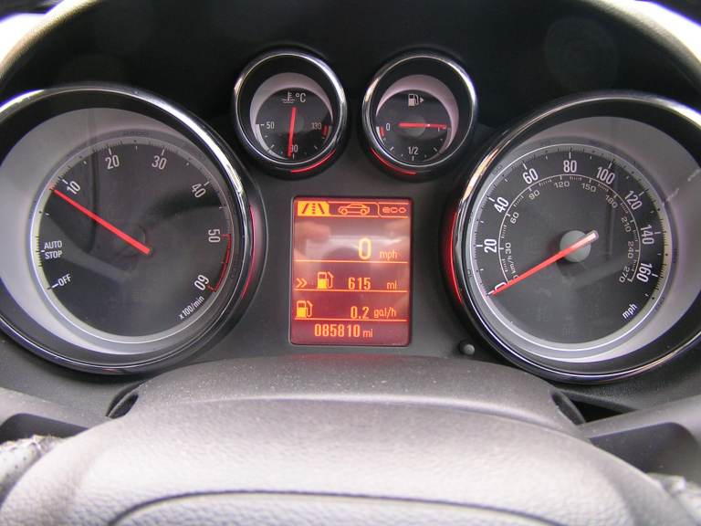 2015 CAR  IN VERY GOOD CONDITION