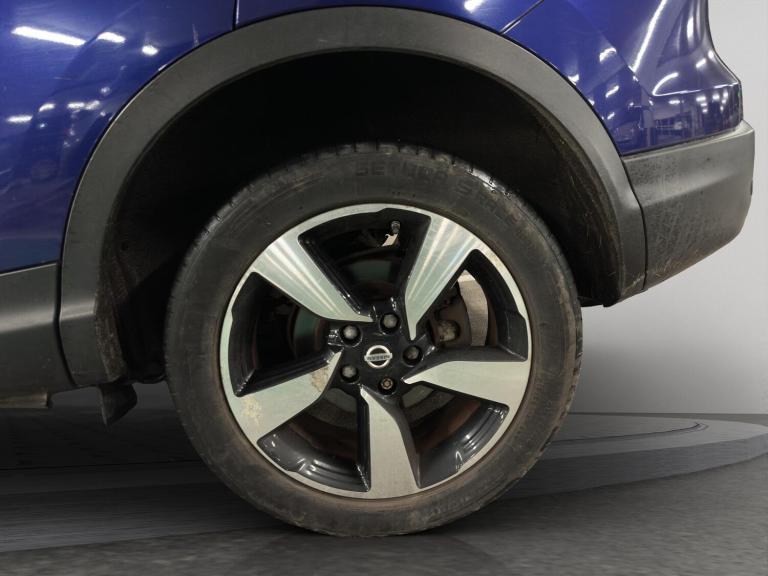 2014 Nissan Qashqai 1.2 DiG-T N-Tec 5dr HATCHBACK PETROL Manual