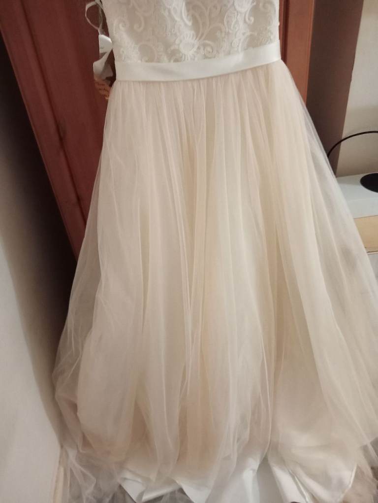Wedding dress size 12/14 