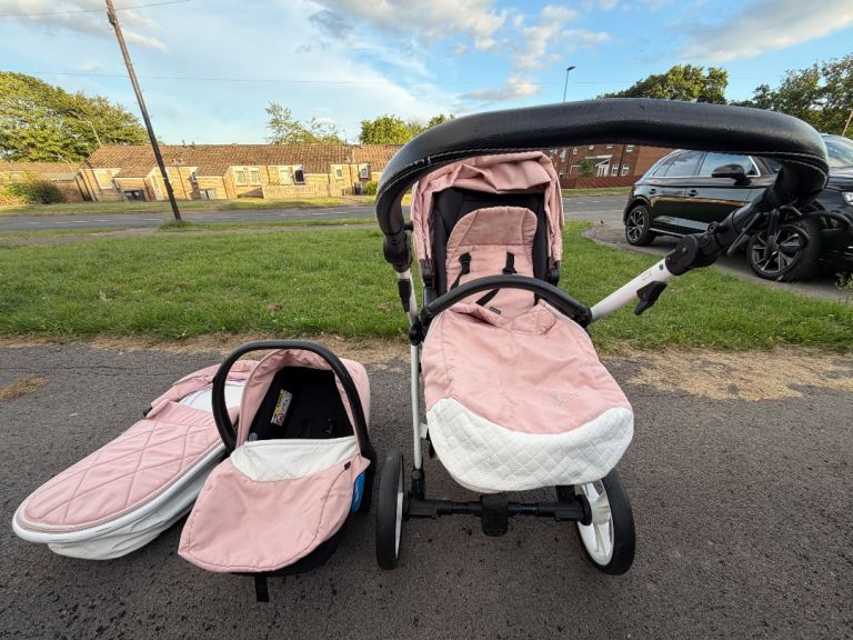 Venicci Pram and Car Seat Travel System - Pink
