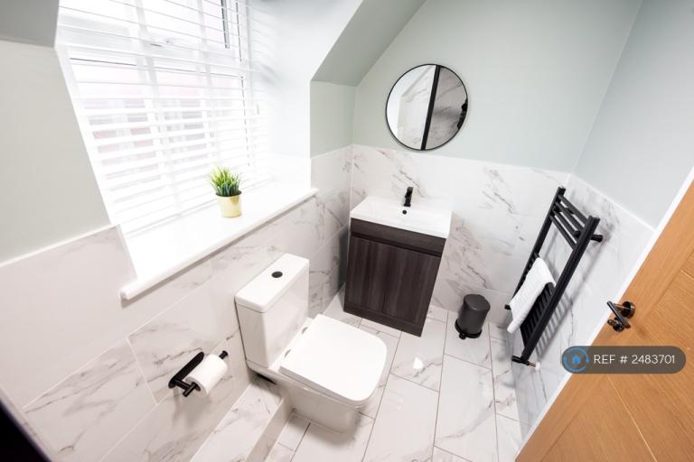 1 bedroom flat in Short Term Accommodation, Harwich, CO12 (1 bed) (#2483701)