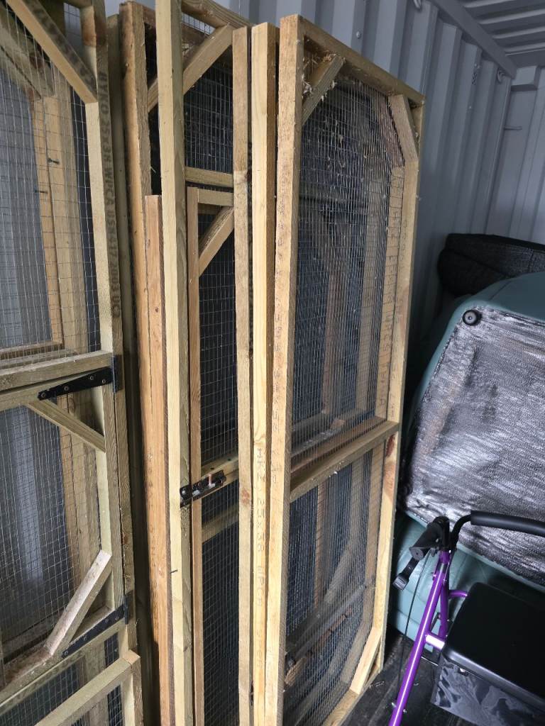 Wooden bird aviary 6ft x 6ft