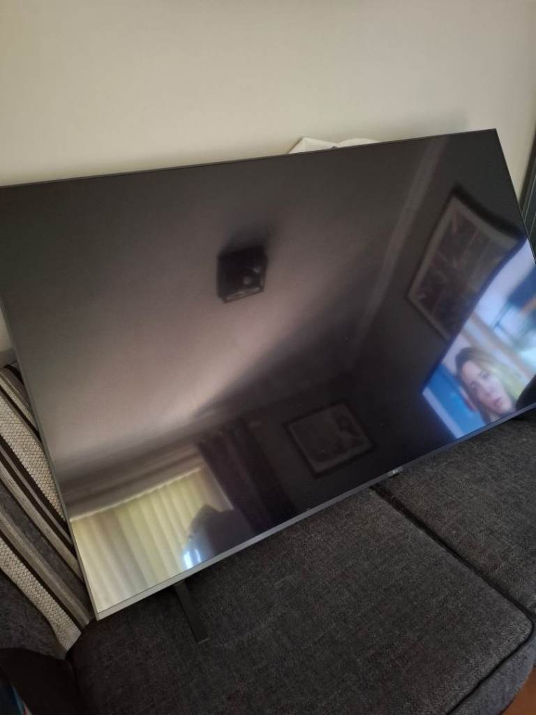 LG 65 INCH TV