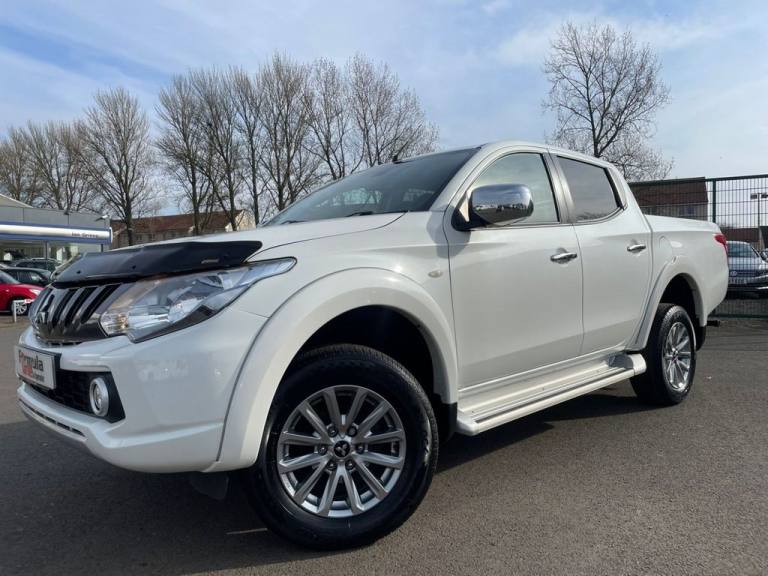 2019 Mitsubishi L200 2.4 DI-D 4WD TITAN DCB 178 BHP PICK UP Diesel Manual