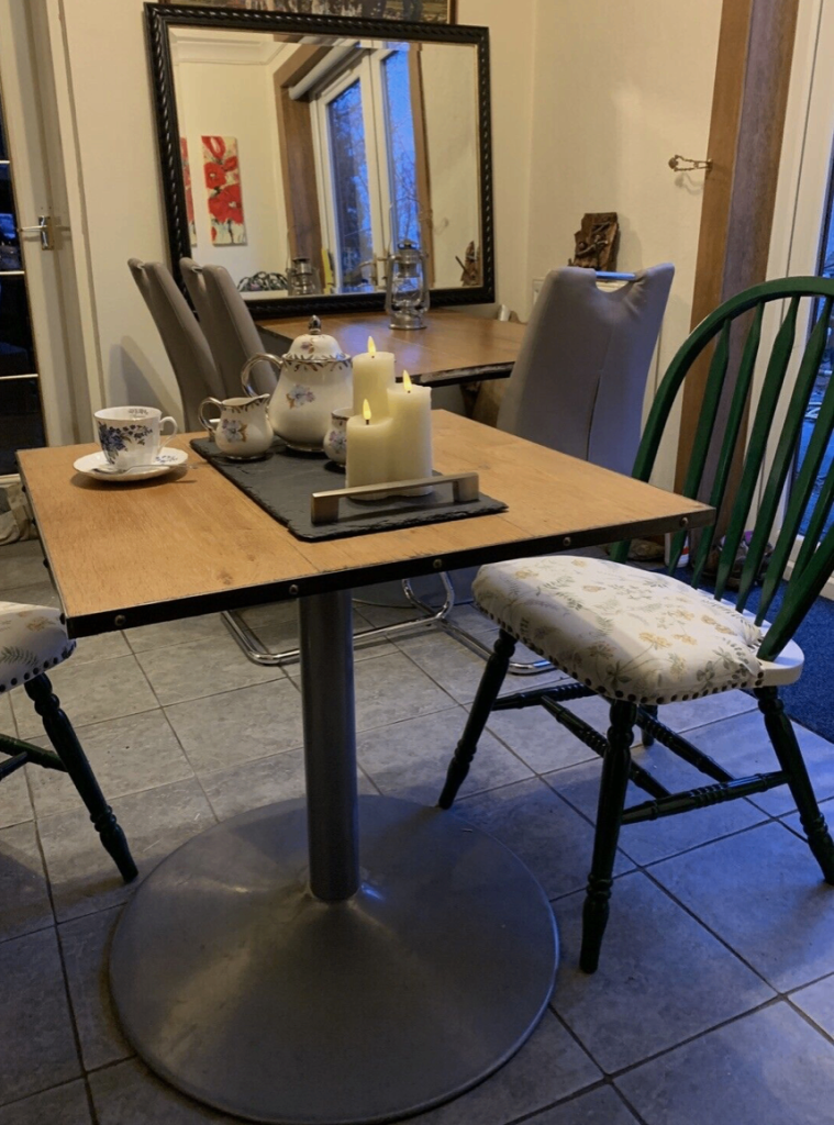 Preowned Table and Chairs - Pub/Restaurant/Country Style