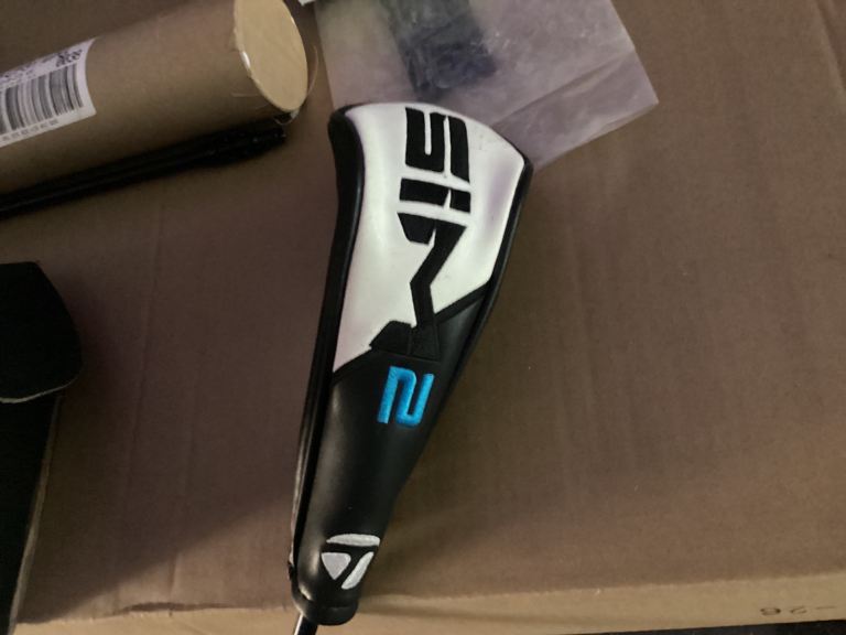 Taylormade  sim 2 hybrid 2 17 degree stiff flex shaft 