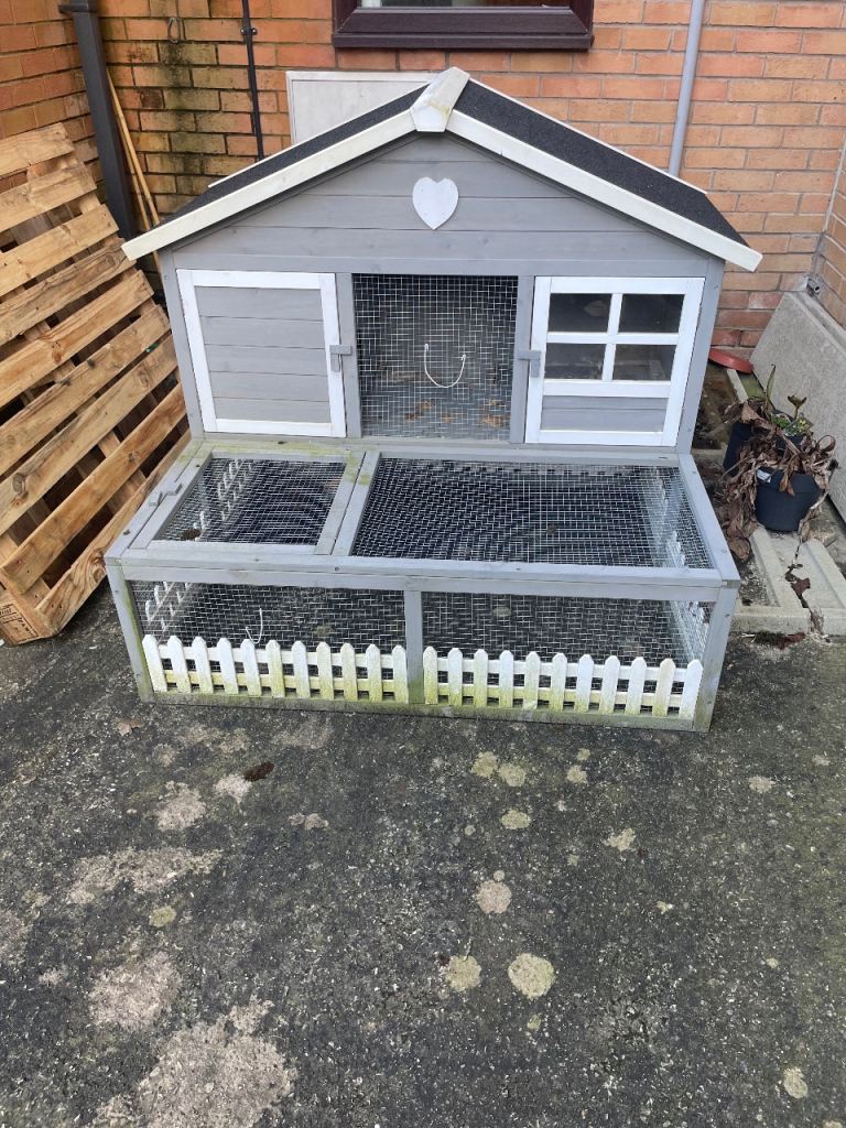 Rabbit hutch